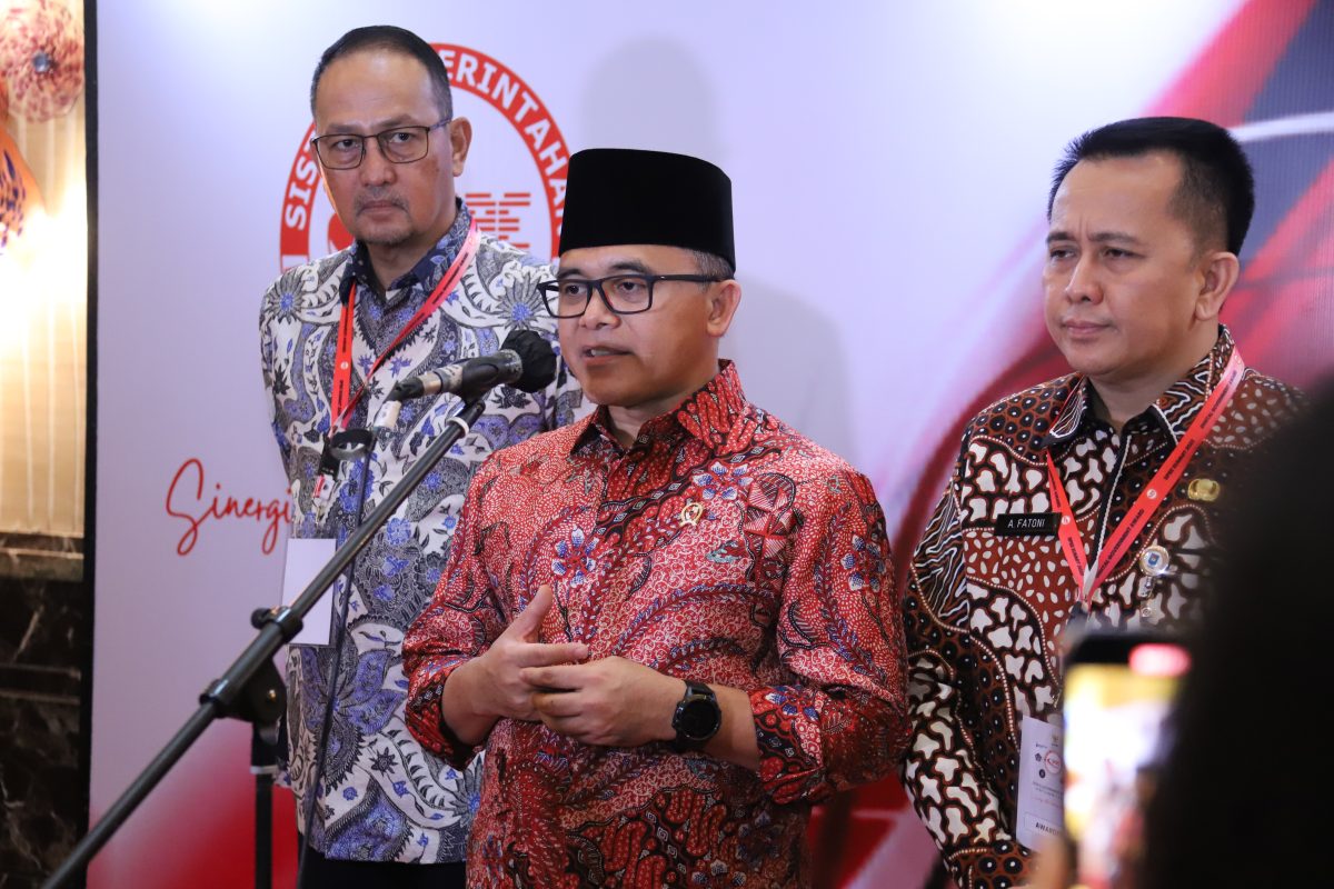 Indeks SBPE Naik, Kominfo Terima Digital Government Award 2023 – Ditjen ...