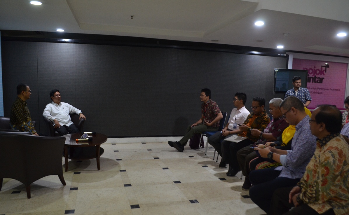 Para peserta konferensi pers PKS mengenai Sinergi Penataan Media Siber Dalam Rangka Penegakan Kemerdekaan Pers.