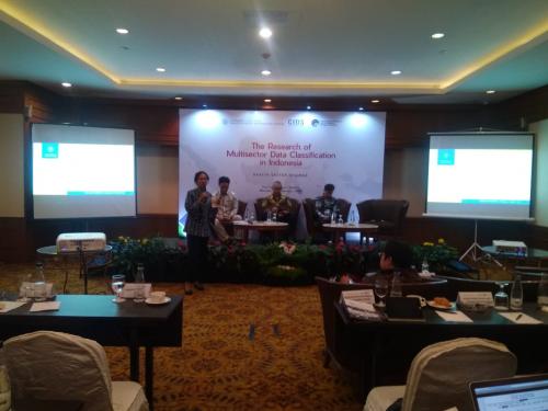 Paparan Panelis Seminar Research of Multisector Data Classification in Indonesia